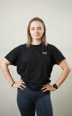 Инструктор групповых программ Дедова Анастасия